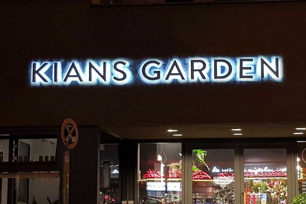 hinterleuchtete Buchstaben